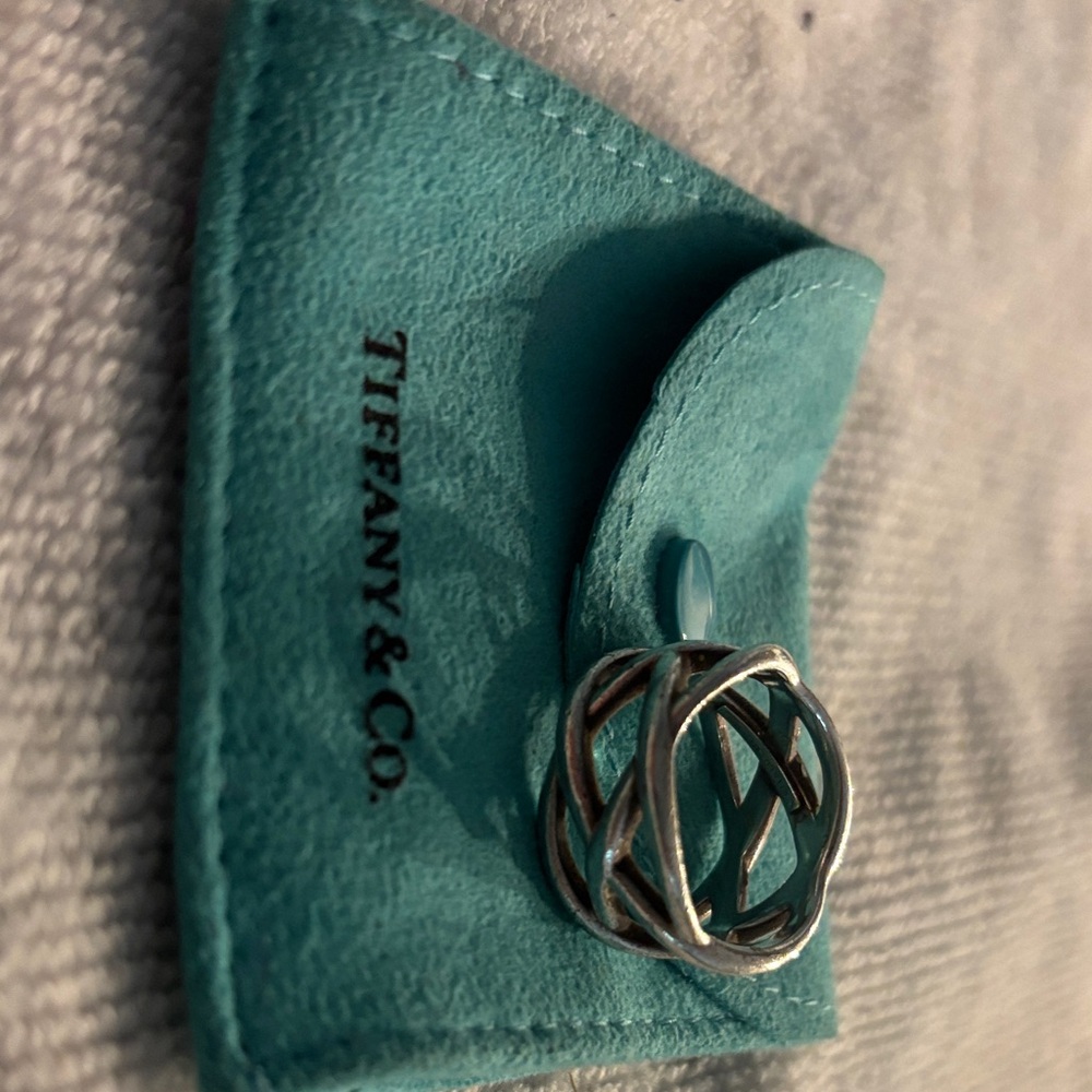 Tiffany & Co. Silver Celtic Knot Ring with Blue Tiffany Pouch